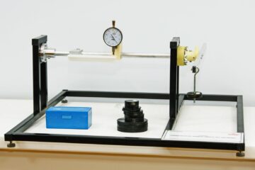 Лабораторный стенд «Определение модуля сдвига при кручении»