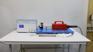 Комплект учебно-лабораторного оборудования «Измерение зависимости линейного расширения твердых тел от температуры»