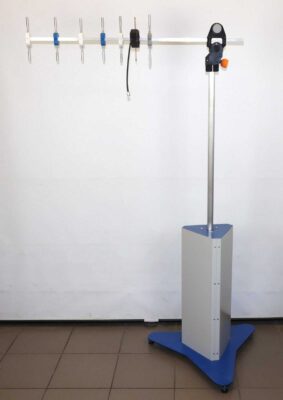 Лабораторная установка "Исследование характеристик направленности и диапазонных свойств симметричного вибратора и телевизионных антенн дециметрового диапазона"